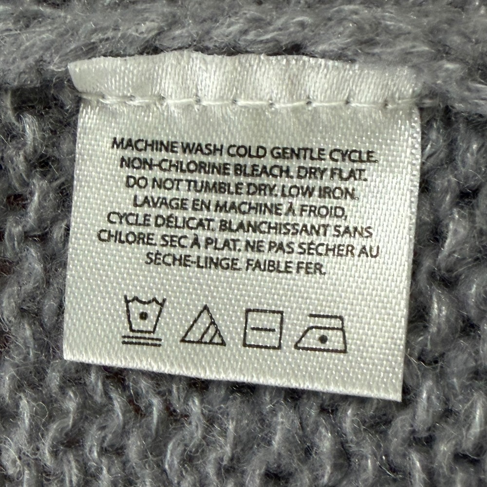 Nia Ariana Cardigan Sweater Womens S/M Gray Cropped Relaxed Fit Boxy Minimalist - Picture 13 of 15